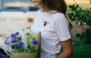 tommy and lottie organic cotton bee t shirt